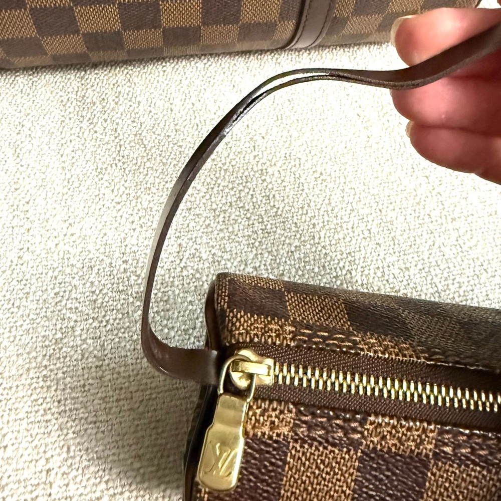 Authentic Louis Vuitton Papillon 30 Damier Ebene
N51303 brown with mini pouch - Picture 13 of 16
